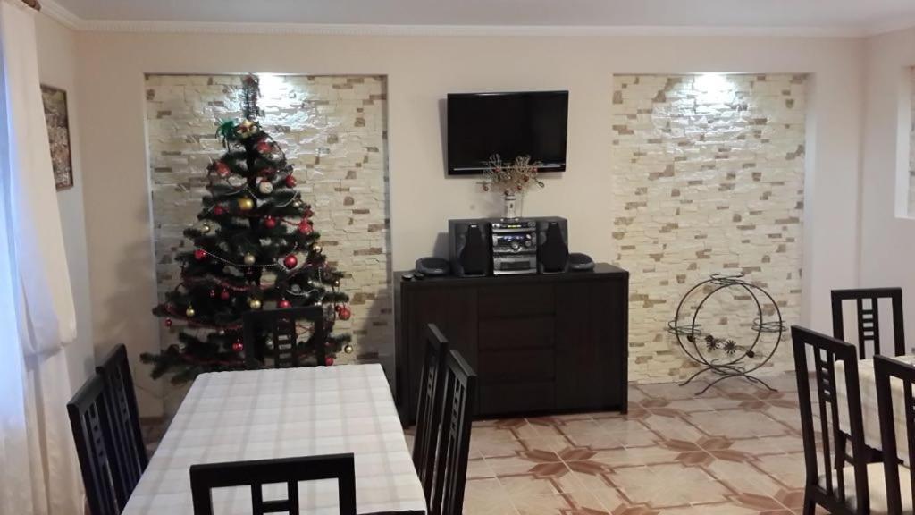 Садиба У Вишкові Vyshkiv Exteriör bild